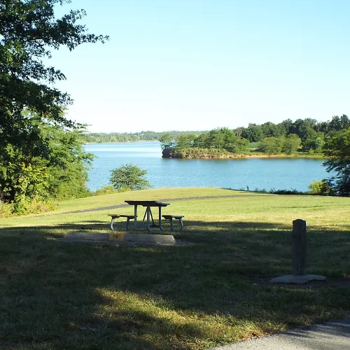 A grassy campsite loop at Smithville Lake